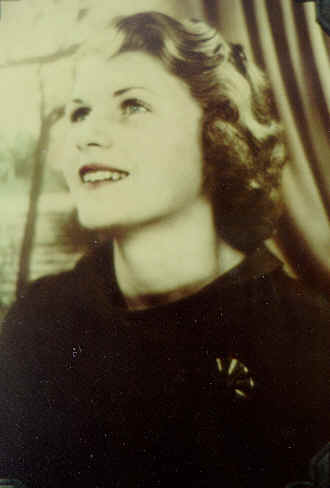 mom3.jpg (93798 bytes)